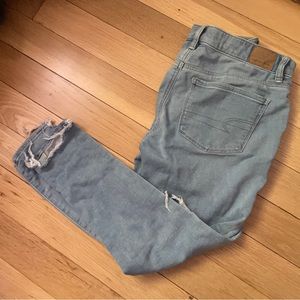 American Eagle Light Blue Distressed Low-Rise Jean Jegging - Size 4 Petite